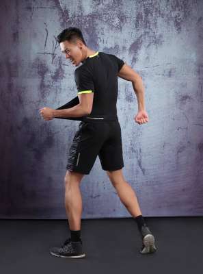 春夏新品 圓領(lǐng)短袖T恤 時(shí)尚運(yùn)動(dòng)文化衫 黑色